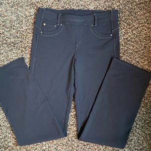 KUHL Women’s sport/hike pants. Like new!